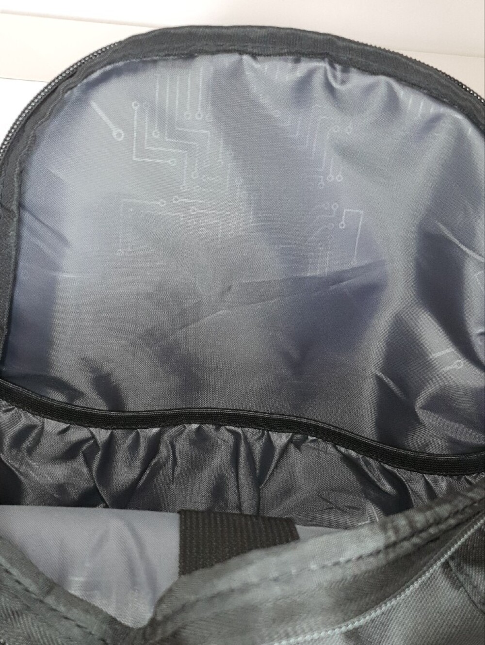 Swissdigital Design Laptop Backpack with USB Charging Port Travel Backpack NWT - Picture 7 of 16